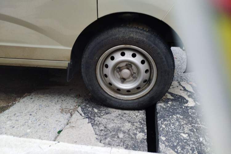 Used Wuling Rongguang  Right Front Wheel Hub