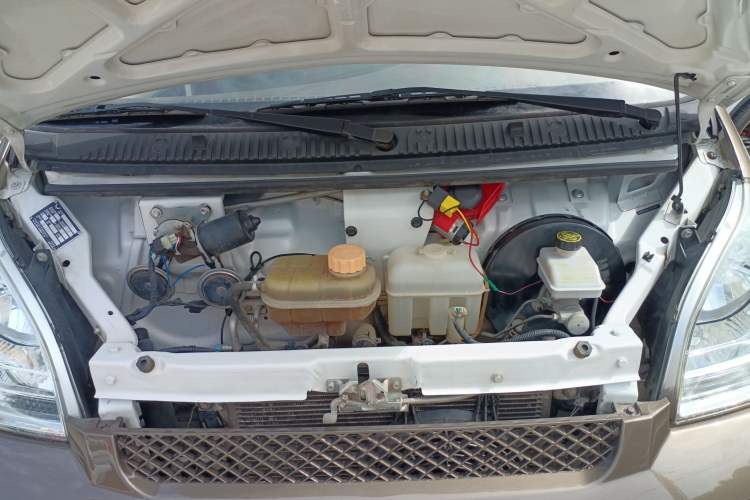 Used Wuling Rongguang 2019 1.5L Extended Basic Version Engine Bay