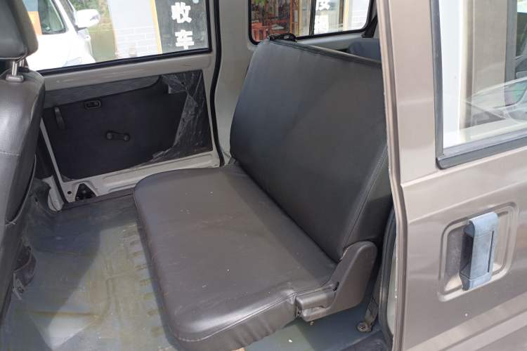 Used Wuling Rongguang 2019 1.5L Extended Basic Version Interior 1