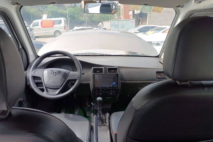 Used Wuling Rongguang 2019 1.5L Extended Basic Version Interior 3