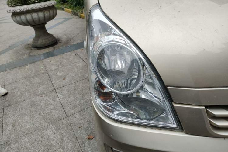 Used Wuling Rongguang 2019 1.2L S Van Utility Model with 2 Seats Right Front Headlight
