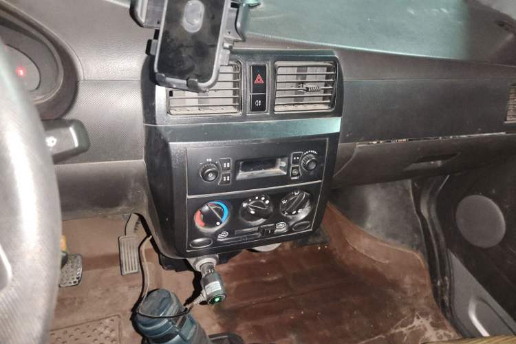 Used Wuling Rongguang 2019 1.5L Extended-Body Van Base Model with 2 Seats Audio And AC Panel