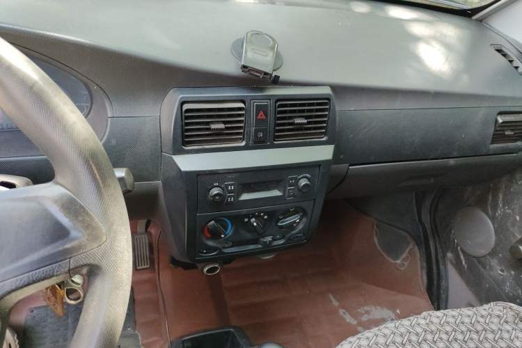 Used Wuling Rongguang 2019 1.5L Extended-Body Van Base Model with 2 Seats Audio And AC Panel