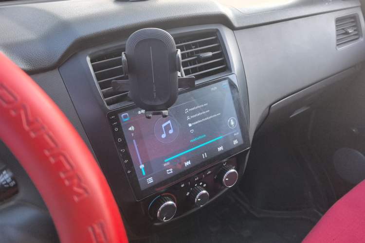Used Wuling Rongguang 2019 1.2L S Van Utility Model with 2 Seats Audio And AC Panel