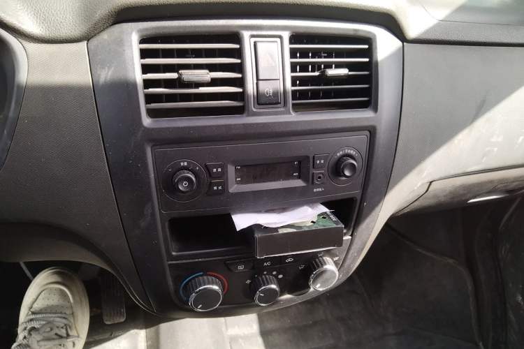 Used Wuling Rongguang 2019 1.2L S Van Utility Model with 2 Seats Audio And AC Panel
