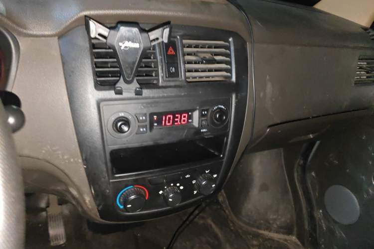 Used Wuling Rongguang 2019 1.2L S Base Model Audio And AC Panel