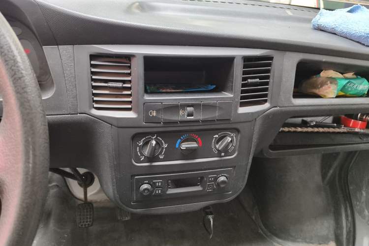 Used Wuling Rongguang 2019 1.2L S Van Utility Model with 2 Seats Audio And AC Panel