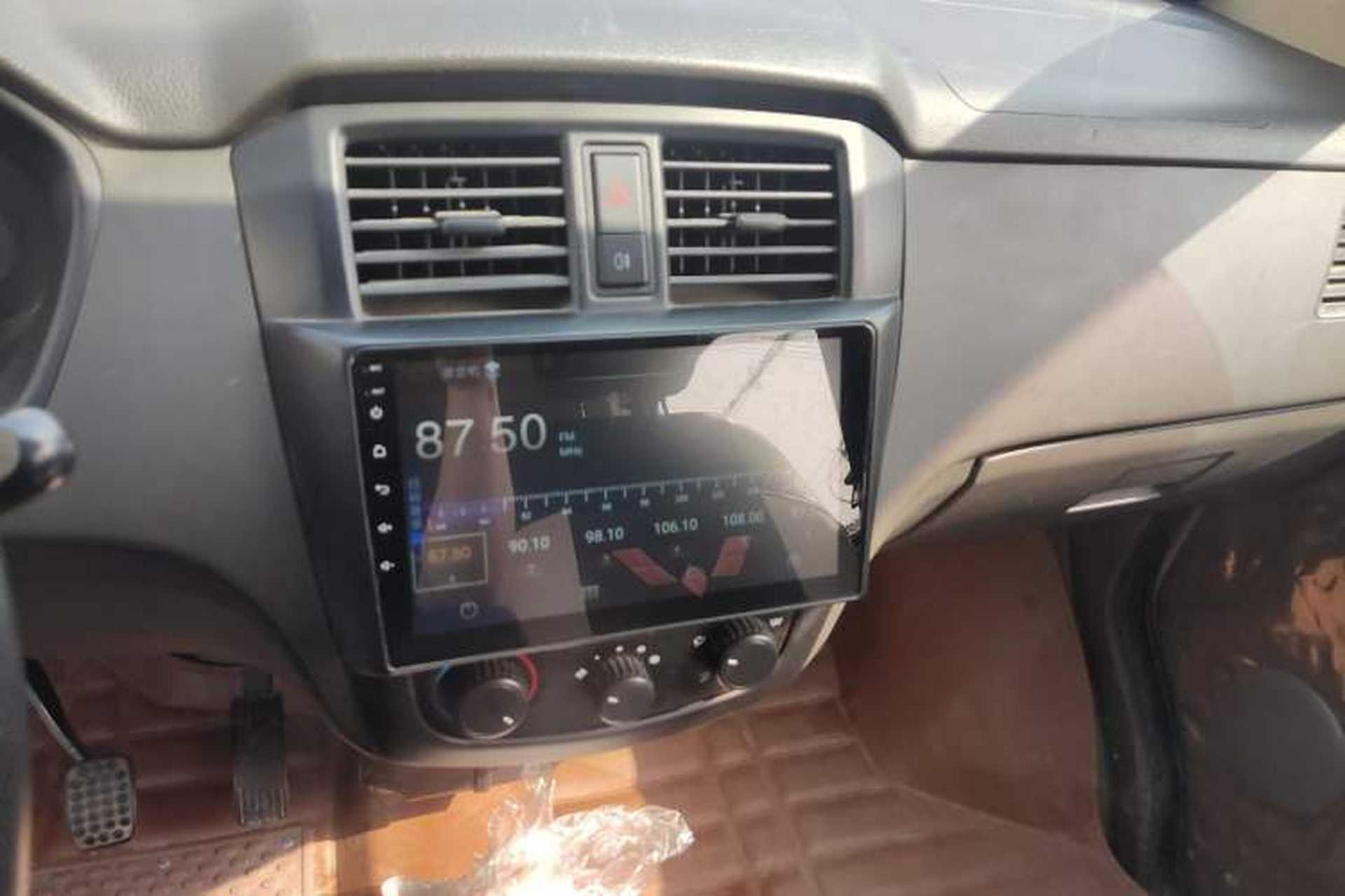 Used Wuling Rongguang 2019 1.2L S Van Standard Model with 5 Seats Audio And AC Panel