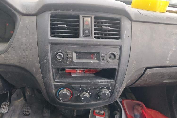 Used Wuling Rongguang 2019 1.2L S Van Standard Model with 5 Seats Audio And AC Panel