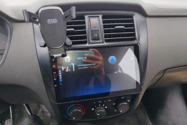 Used Wuling Rongguang 2019 1.2L S Van Standard Model with 5 Seats Audio And AC Panel