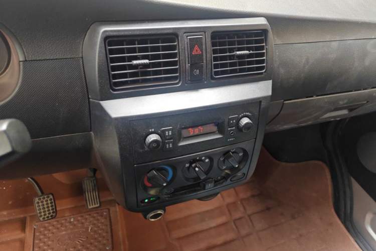 Used Wuling Rongguang 2019 1.5L Extended-Body Van Base Model with 2 Seats Audio And AC Panel