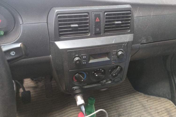 Used Wuling Rongguang 2019 1.5L Extended Basic Version Audio And AC Panel