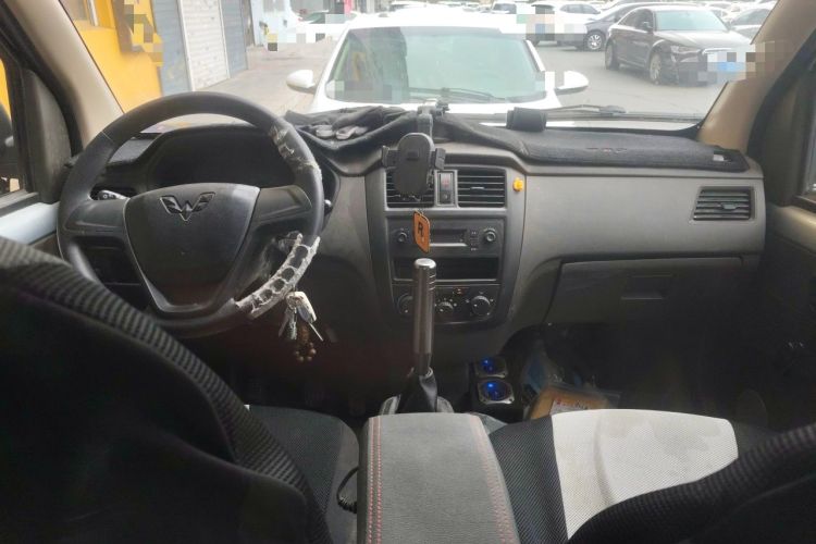 Used Wuling Rongguang 2019 1.2L S Van Utility Model with 2 Seats Center Console