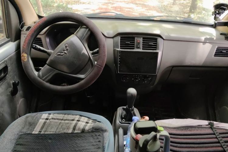 Used Wuling Rongguang 2019 1.2L S Van Standard Model with 5 Seats Center Console
