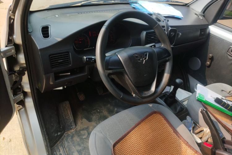 Used Wuling Rongguang 2019 1.5L Extended-Body Van Base Model with 2 Seats Center Console