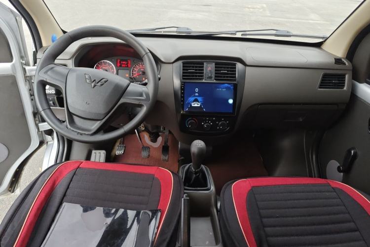 Used Wuling Rongguang 2019 1.5L S Base Version Center Console
