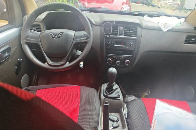Used Wuling Rongguang 2019 1.2L S Base Model Center Console