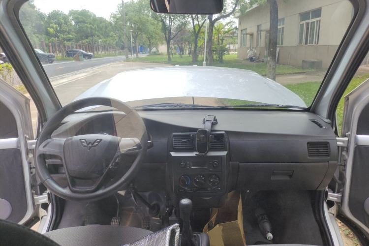 Used Wuling Rongguang 2019 1.5L Extended-Body Van Base Model with 2 Seats Center Console