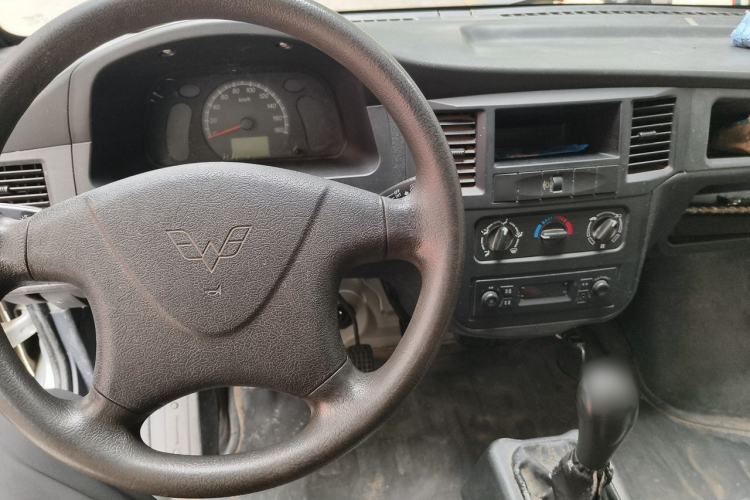 Used Wuling Rongguang 2019 1.2L S Van Utility Model with 2 Seats Center Console
