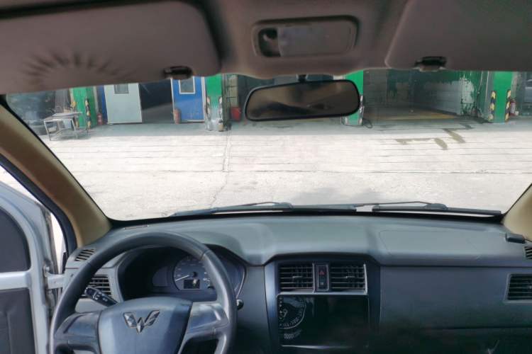 Used Wuling Rongguang 2019 1.2L S Van Utility Model with 2 Seats Center Console