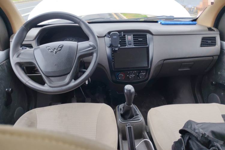 Used Wuling Rongguang 2019 1.2L S Van Standard Model with 5 Seats Center Console