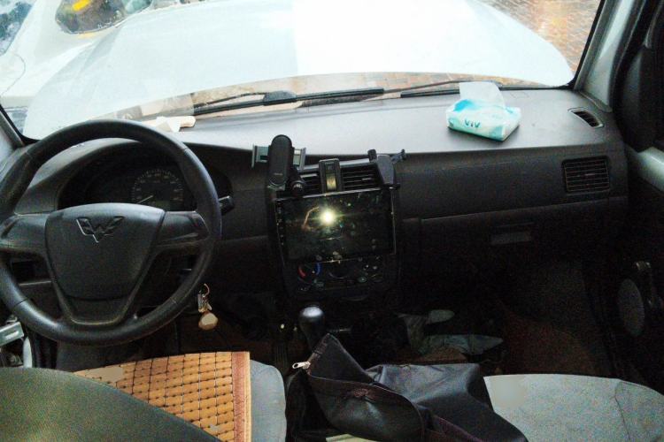 Used Wuling Rongguang 2019 1.5L Extended Basic Version Center Console