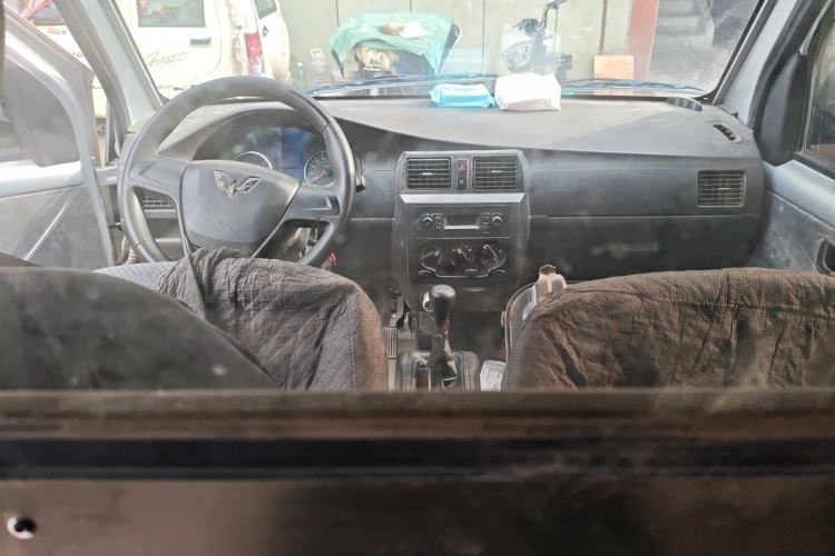 Used Wuling Rongguang 2019 1.5L Extended-Body Van Base Model with 2 Seats Center Console