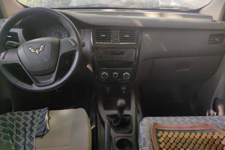 Used Wuling Rongguang 2019 1.5L S Standard Edition Center Console