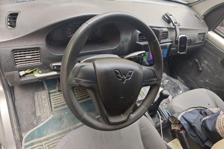 Used Wuling Rongguang 2019 1.5L Extended-Body Van Base Model with 2 Seats Center Console