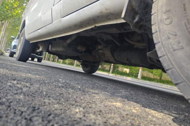 Used Wuling Rongguang 2019 1.2L S Van Standard Model with 5 Seats Chassis Front Right