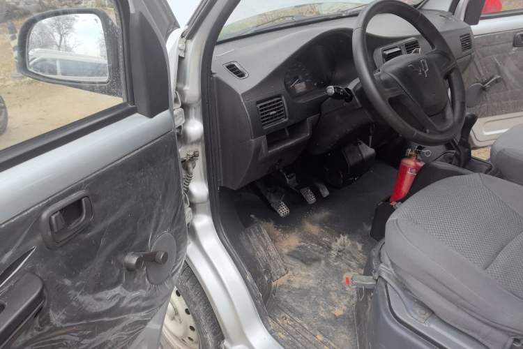 Used Wuling Rongguang 2019 1.5L Extended-Body Van Base Model with 5 Seats Driver Seat