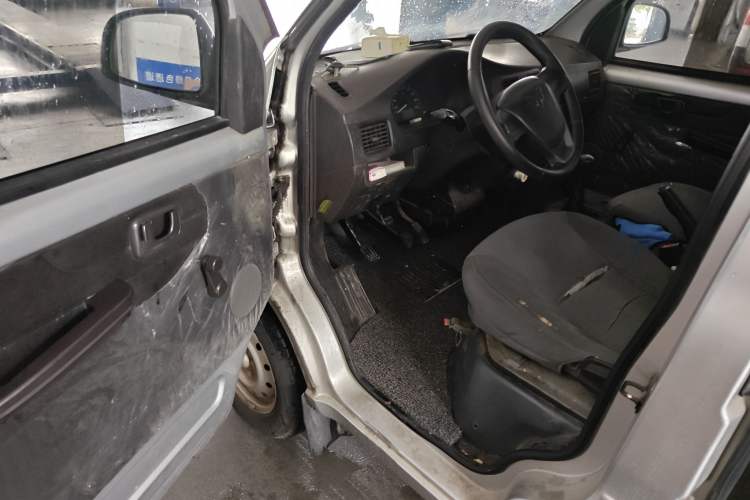 Used Wuling Rongguang 2019 1.5L Extended-Body Van Base Model with 5 Seats Driver Seat