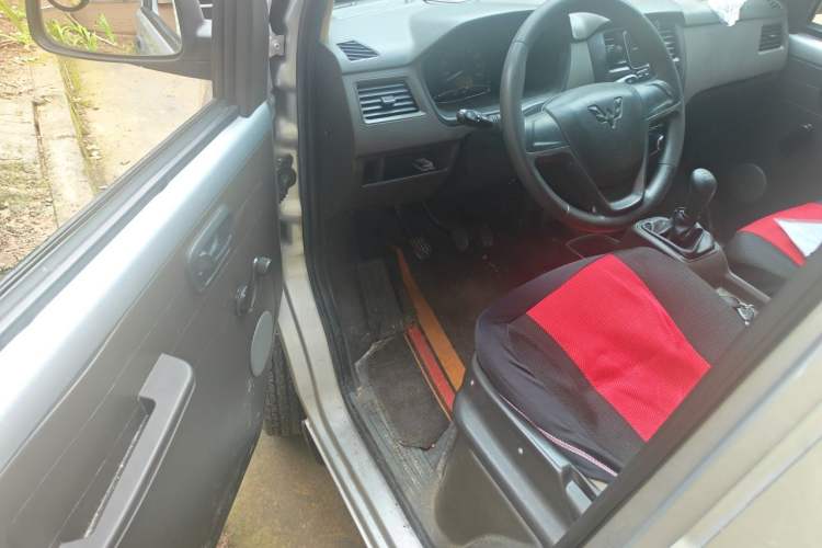 Used Wuling Rongguang 2019 1.2L S Base Model Driver Seat