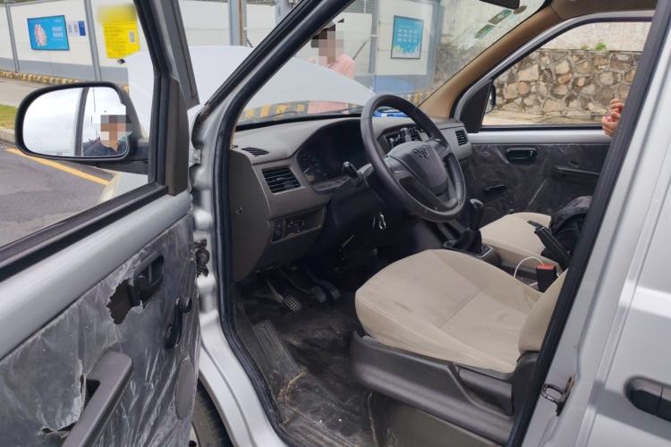 Used Wuling Rongguang 2019 1.2L S Van Standard Model with 5 Seats Driver Seat