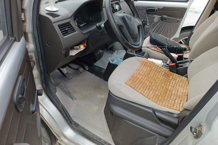 Used Wuling Rongguang 2019 1.2L S Van Standard Model with 5 Seats Driver Seat