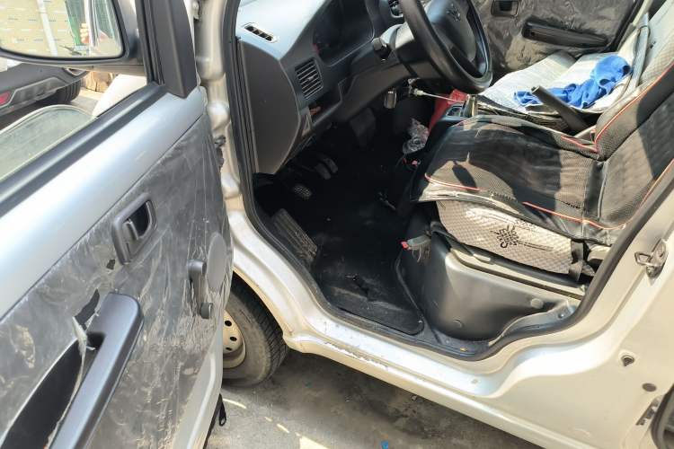 Used Wuling Rongguang 2019 1.5L Extended-Body Van Base Model with 5 Seats Driver Seat