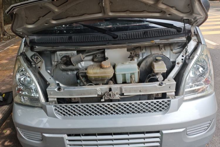Used Wuling Rongguang 2019 1.5L Extended Basic Version Engine Bay