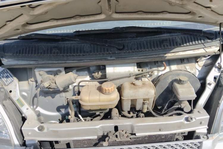 Used Wuling Rongguang 2019 1.5L Extended Basic Version Engine Bay