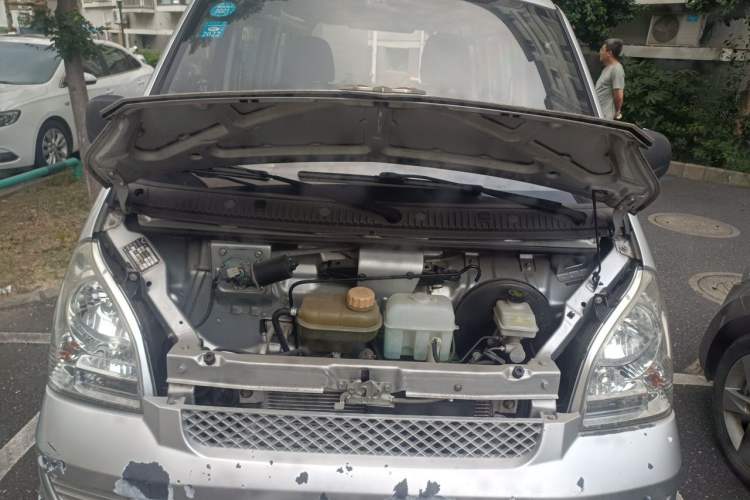 Used Wuling Rongguang 2019 1.5L Extended Basic Version Engine Bay