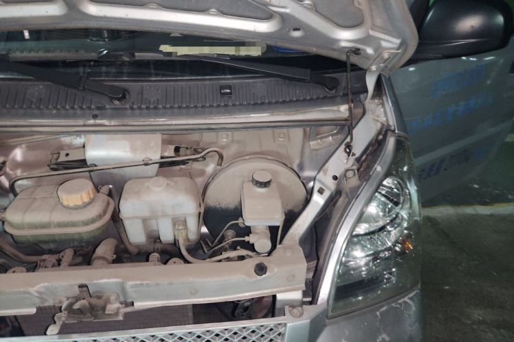 Used Wuling Rongguang 2019 1.5L Extended-Body Van Base Model with 2 Seats Engine Bay Left