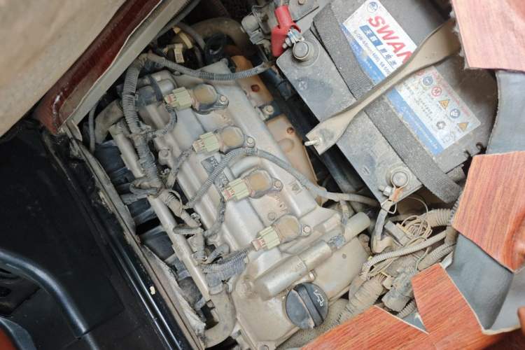 Used Wuling Rongguang 2019 1.5L Extended Basic Version Engine Bay Left