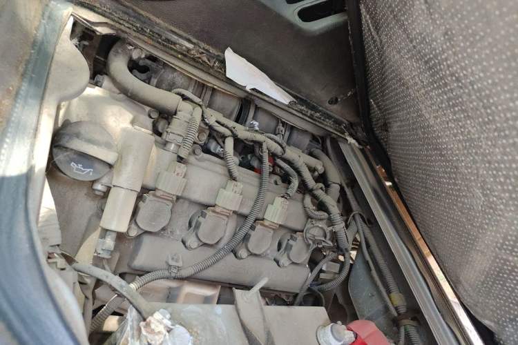 Used Wuling Rongguang 2019 1.5L Extended-Body Van Base Model with 2 Seats Engine Bay Left