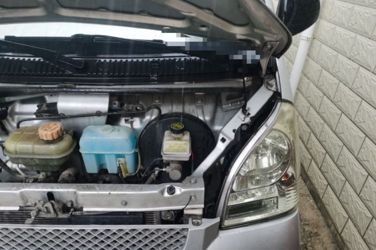 Used Wuling Rongguang 2019 1.5L Extended-Body Van Base Model with 2 Seats Engine Bay Left