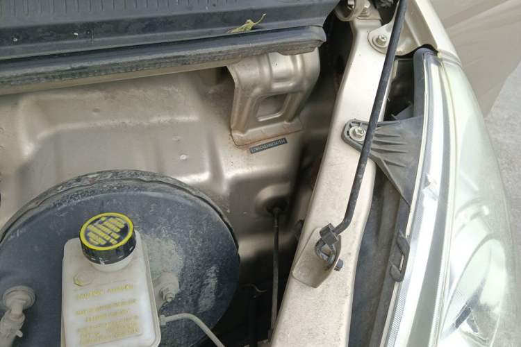 Used Wuling Rongguang 2019 1.2L S Standard Model Engine Bay Left