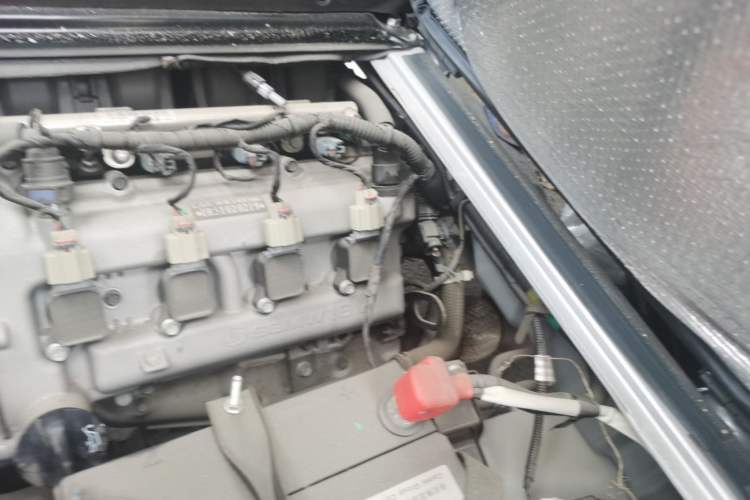 Used Wuling Rongguang 2019 1.5L Extended Basic Version Engine Bay Left