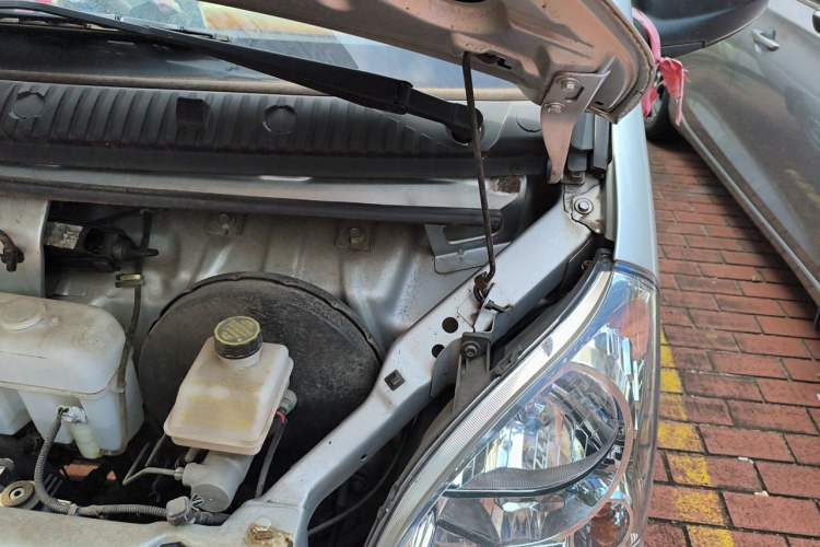 Used Wuling Rongguang 2019 1.5L Extended Basic Version Engine Bay Left