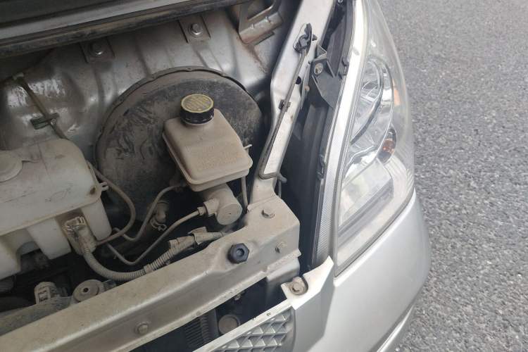 Used Wuling Rongguang 2019 1.5L Extended Basic Version Engine Bay Left