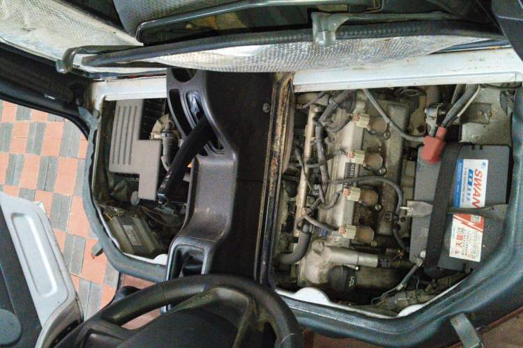 Used Wuling Rongguang 2019 1.5L Extended Basic Version Engine Bay