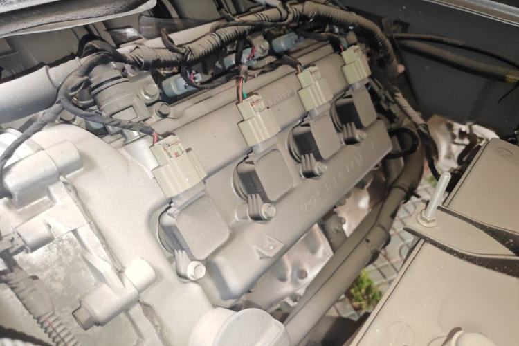 Used Wuling Rongguang 2019 1.5L Extended-Body Van Base Model with 2 Seats Engine Bay