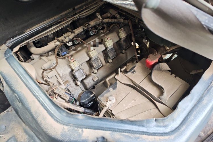 Used Wuling Rongguang 2019 1.5L Extended-Body Van Base Model with 2 Seats Engine Bay